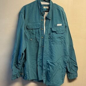 Magellan Outdoors Teal Shirt wrinkled but in great shape 0186
